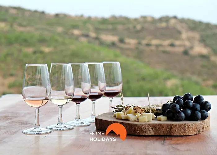 #092 Exclusive Retreat - Unique Holidays *